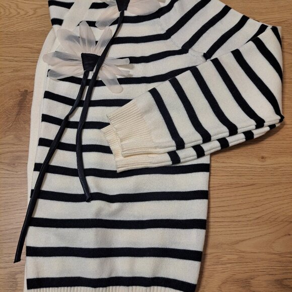 Black and Cream Striped V-Neck Cardigan with Flowers - Picture 4 of 5